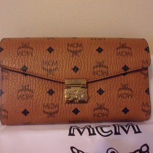 MCM Millie Crossbody/ Clutch